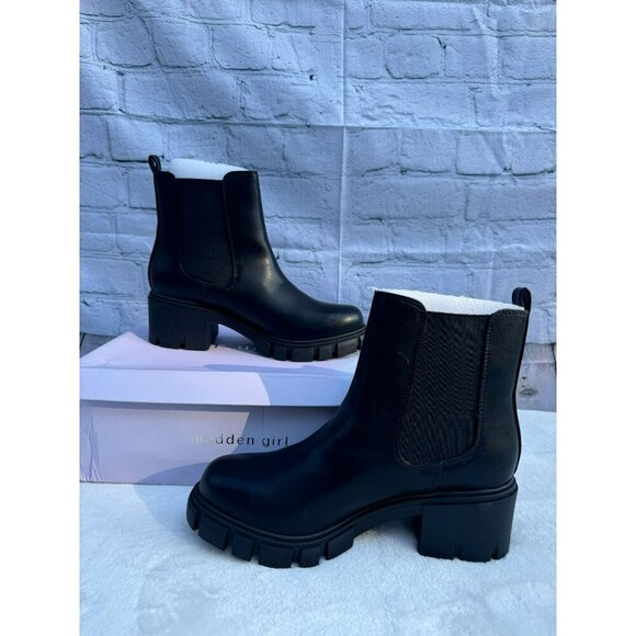 Madden girl black ankle Chelsea Tessa boots pull on chunky lug sole NWB size - Picture 2 of 8